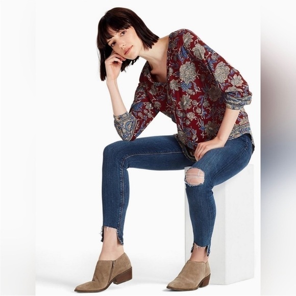 Lucky Brand | red and blue floral print top - Picture 2 of 10